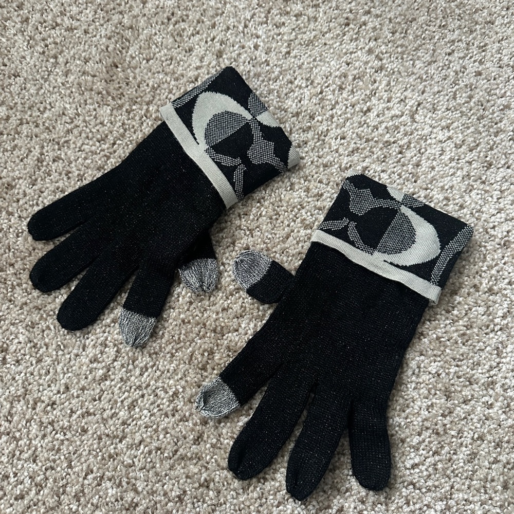 COACH signature knit tech Gloves